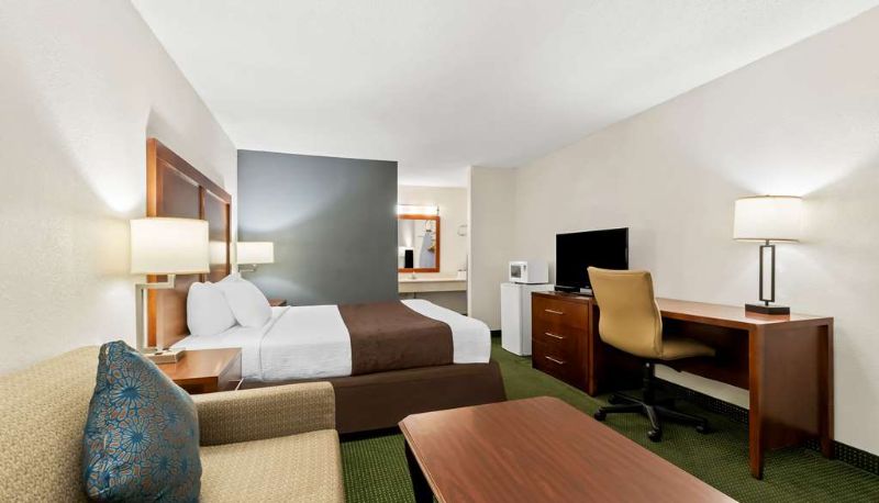 Zimmer - Rodeway Inn Dalton South