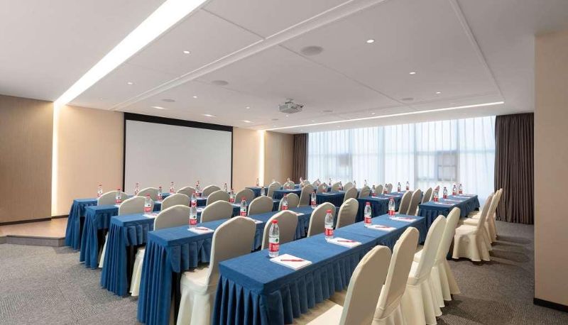 Konferenzraum - Ramada by Wyndham Honghe Kaiyuan