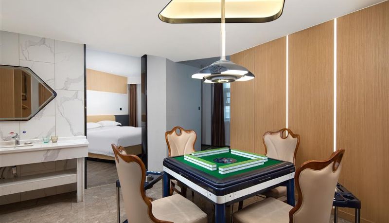 Zimmer - Microtel by Wyndham Miluo Downtown Hotel