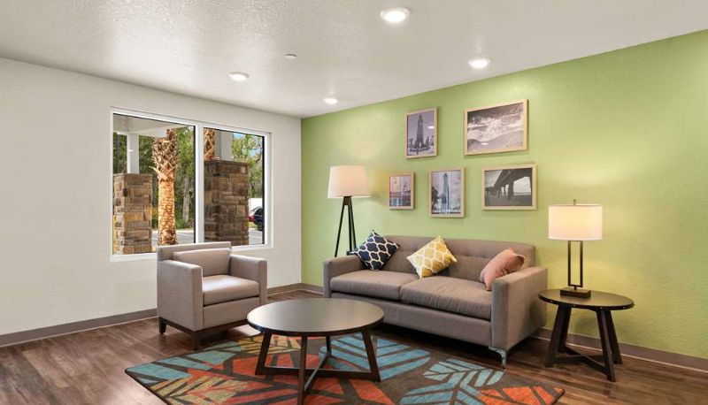 Hall - WoodSpring Suites Port Orange - Daytona Beach