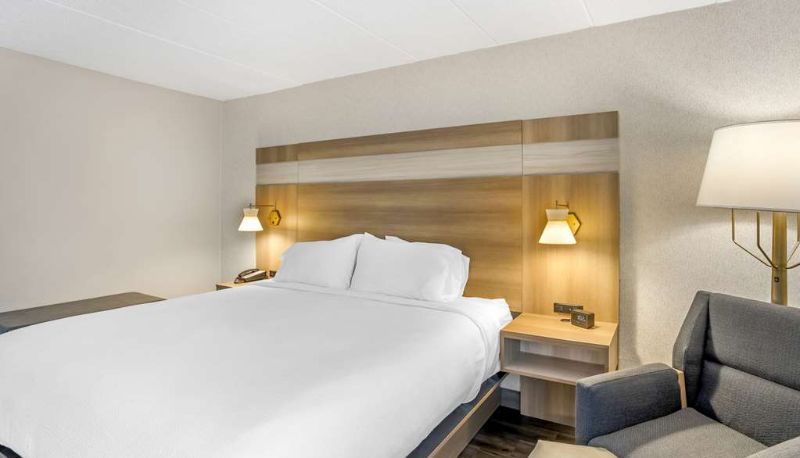 Camera - Best Western Plus Heritage Rail Inn & Suites