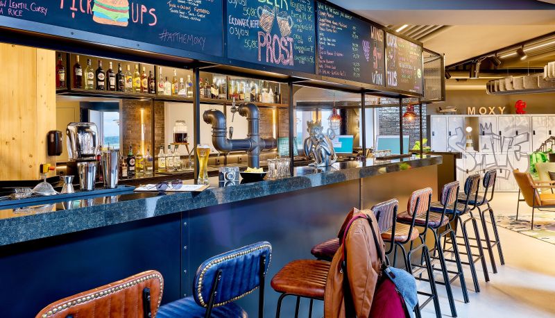 Bar - Moxy Luxembourg Airport