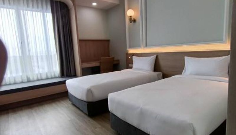 Info - Mayflower Grande Suite Hotel