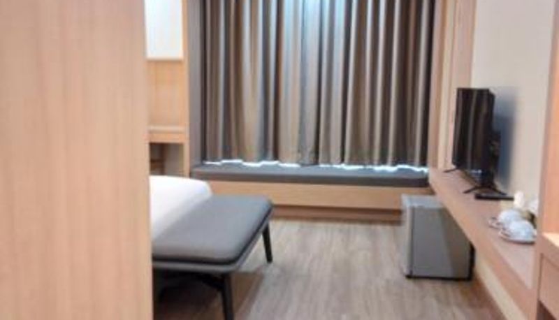 Camera - Mayflower Grande Suite Hotel