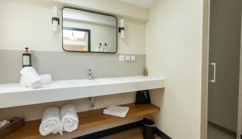 Salle de bain - Hôtel SPA et Villas à louer Château de Lastours