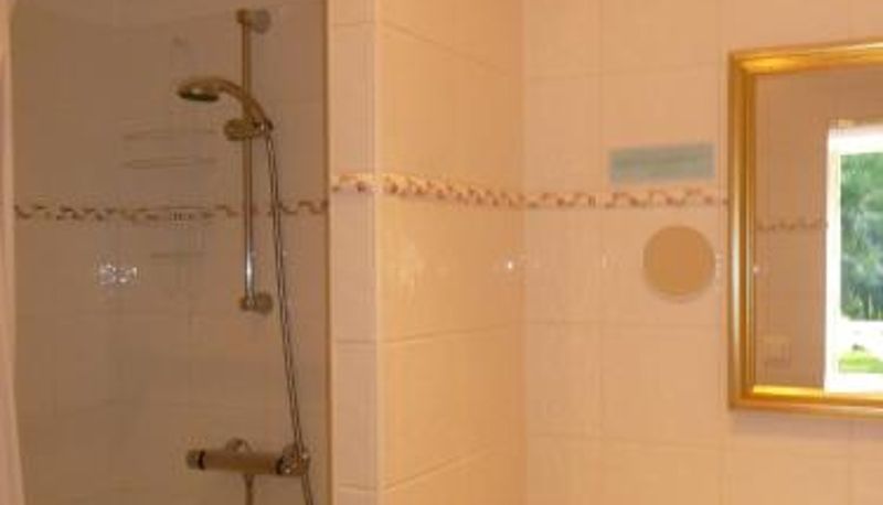 Banyo - Au Bonheur Du Parc Chambres d'hôtes et Roulotte