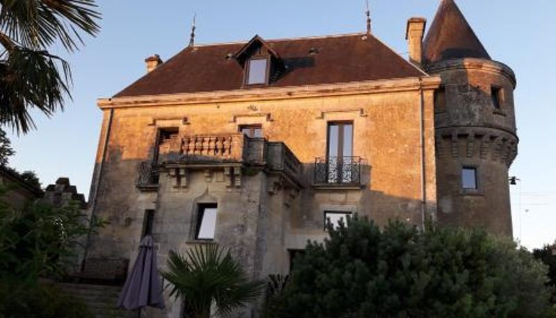 Zewnętrzna część hotelu - Chateau de la Grave