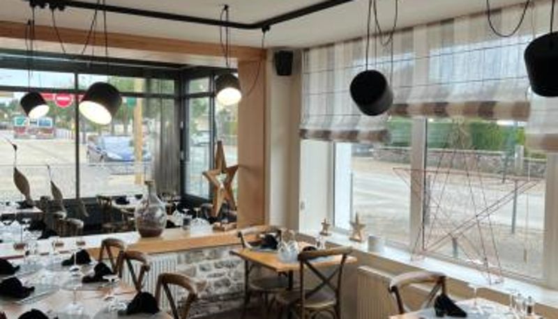Breakfast room within the restaurant - L Asterie