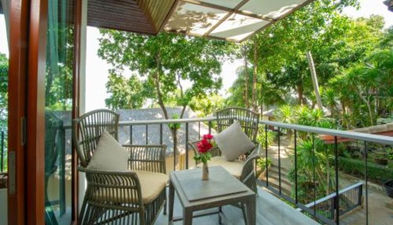 Teras - Coral Cliff Beach Resort Samui