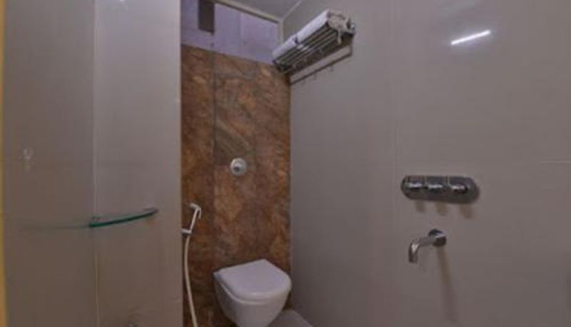 Bathroom - Hotel Satyug Inn