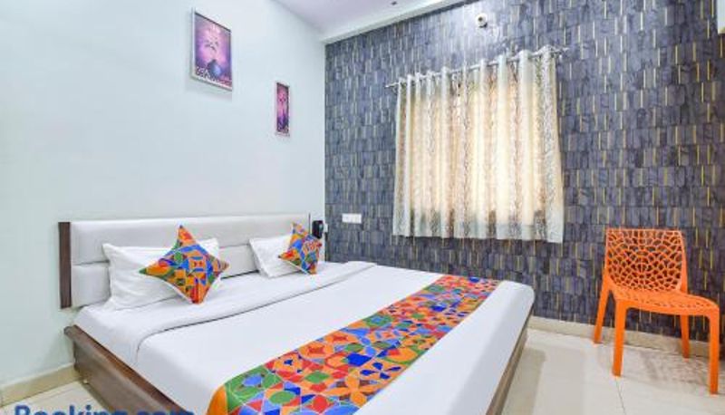 Familienzimmer - FabExpress Mahakal Shikhar Darshan