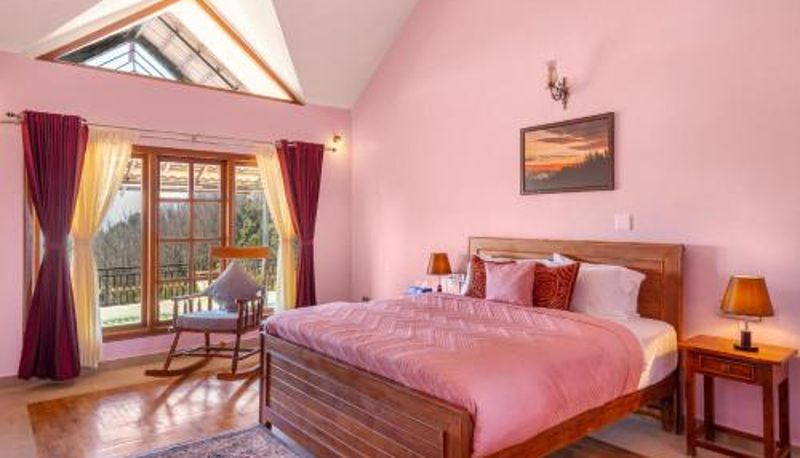 Habitación - StayVista at The West Wind 5BHK Villa ooty comp Breakfast