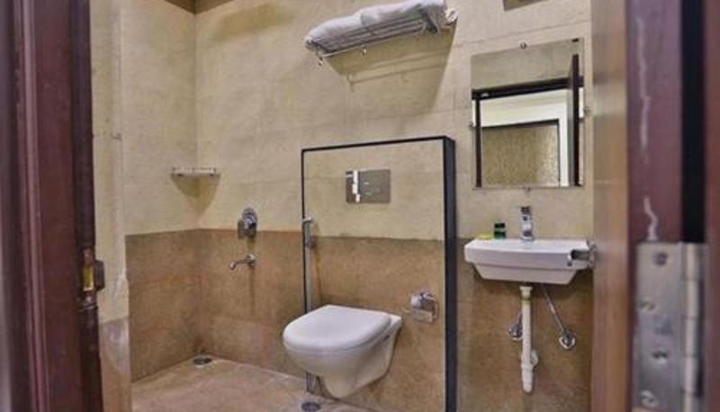 Cuarto de baño - FabHotel Prime Shree Dev Prime