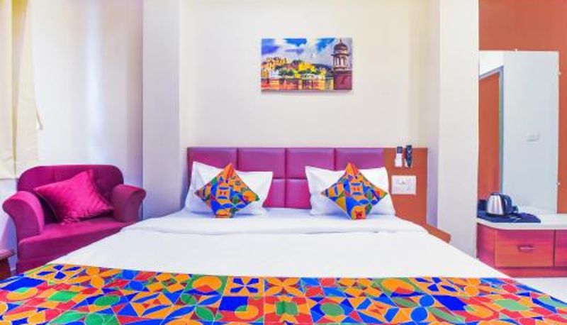 Información - FabHotel Samrat Regency