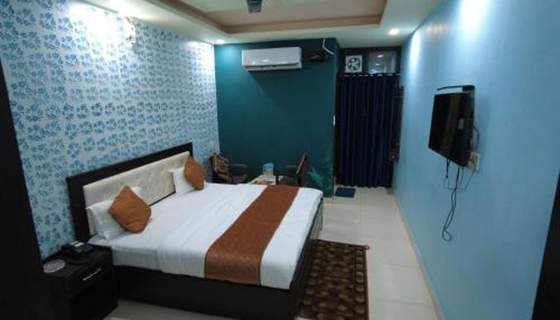 Camera - Hotel Dev Bhoomi Inn