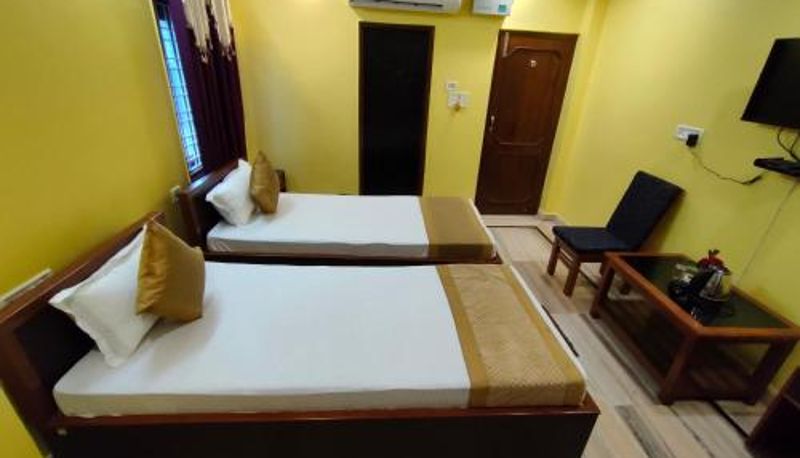Camera - HOTEL SAKET PALACE