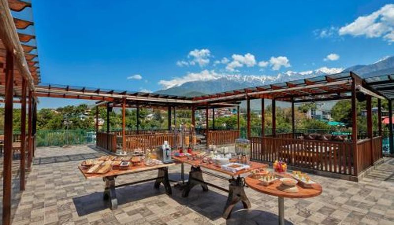 Sala śniadaniowa w restauracji - Fortune Park Palampur - Member ITC Hotels' Group