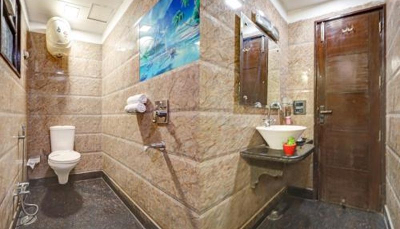 Info - Hotel Karan Holidays Near Pitampura Metro Station