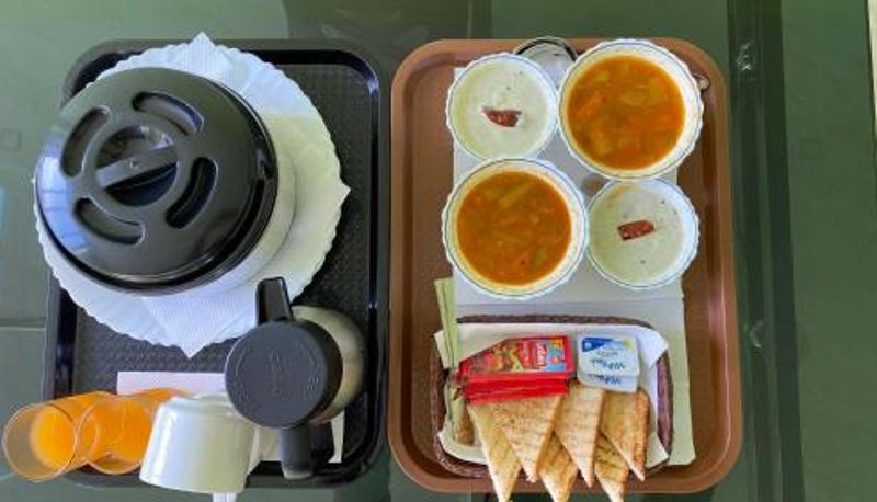 Restoran içinde kahvaltı salonu - Munnar BnB