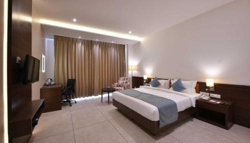 Suite - Clubhouse Hotel Morbi by CheckIn