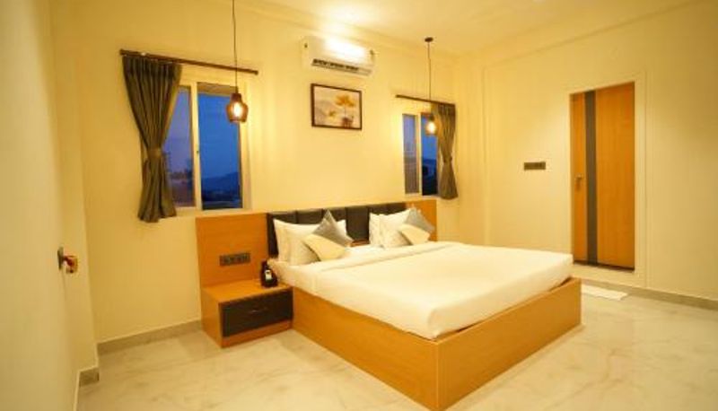 Info - Emerald Urban Comforts