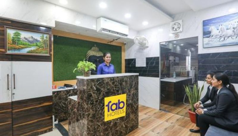 Resepsiyon - FabHotel Shaurya Inn