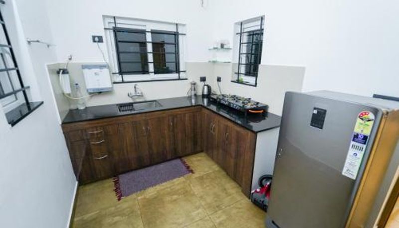 Cucina - La Riva Lakeside Private Pool Villa Kochi by VOYE HOMES