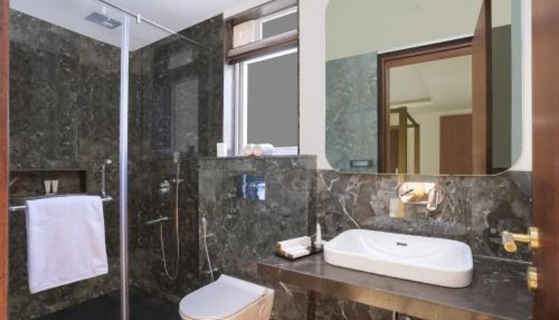 Suite - Candolim  Suites and Spa  Simshines -Hotels Villas