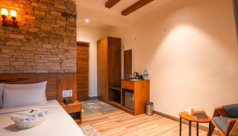 Camera - Nainital Moustache Bhimtal Luxuria