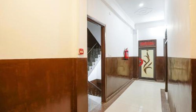 Recepción - FabHotel Pranjul Inn