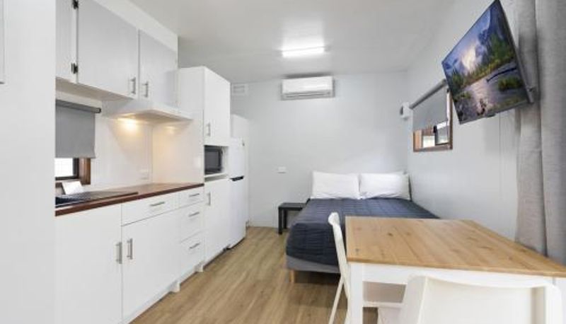 Standard room - Paradise Palms Caravan Park