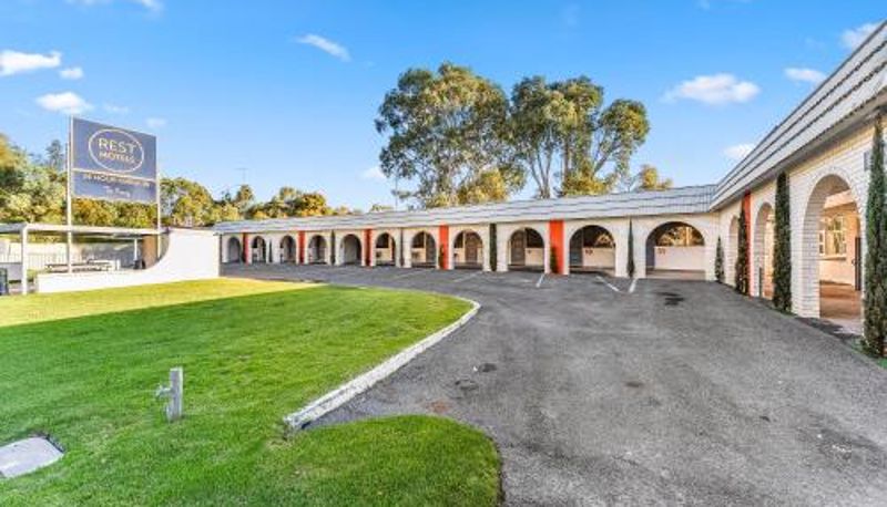 Area esterna dell'hotel - Rest Motels