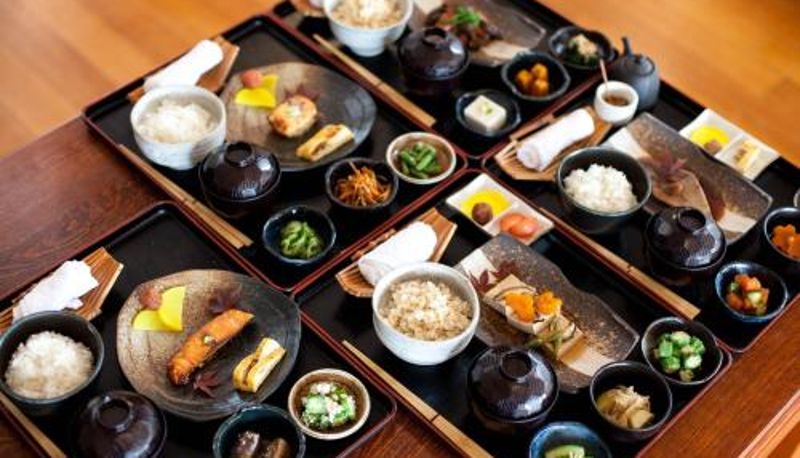 Ontbijtzaal in het restaurant - Shizuka Ryokan Japanese Country Spa & Wellness Retreat