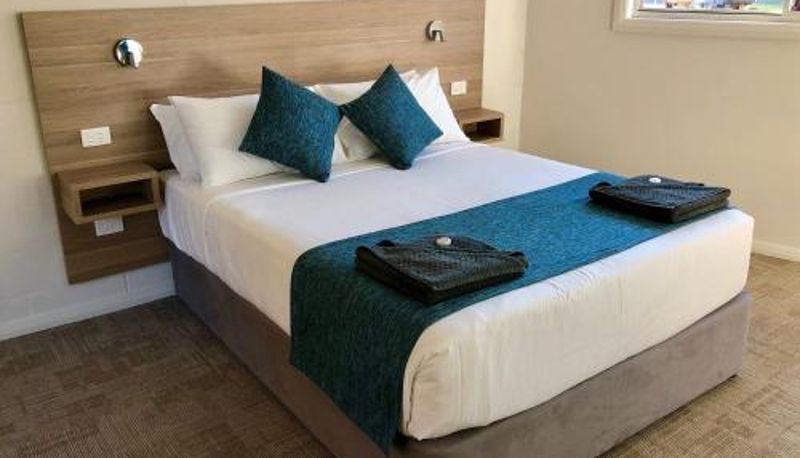 Triple room - Gundagai Tourist Suites