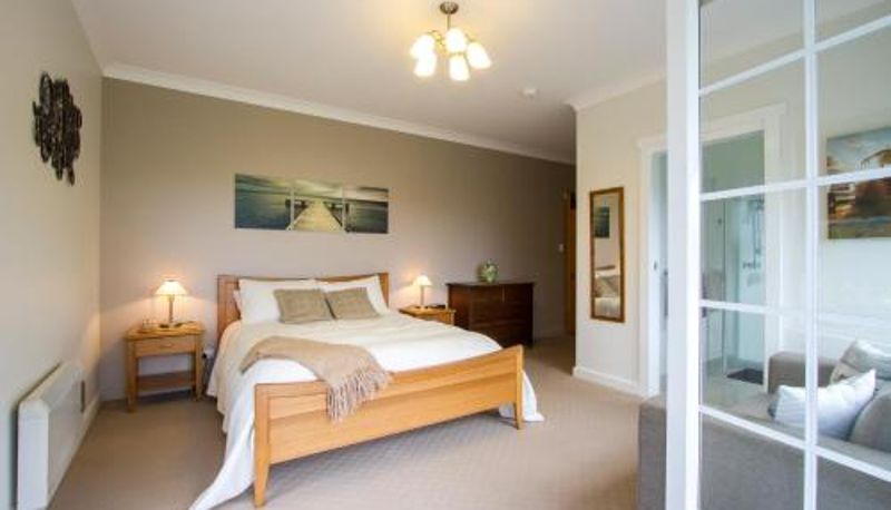 Banyo - Hillside Bed and Breakfast