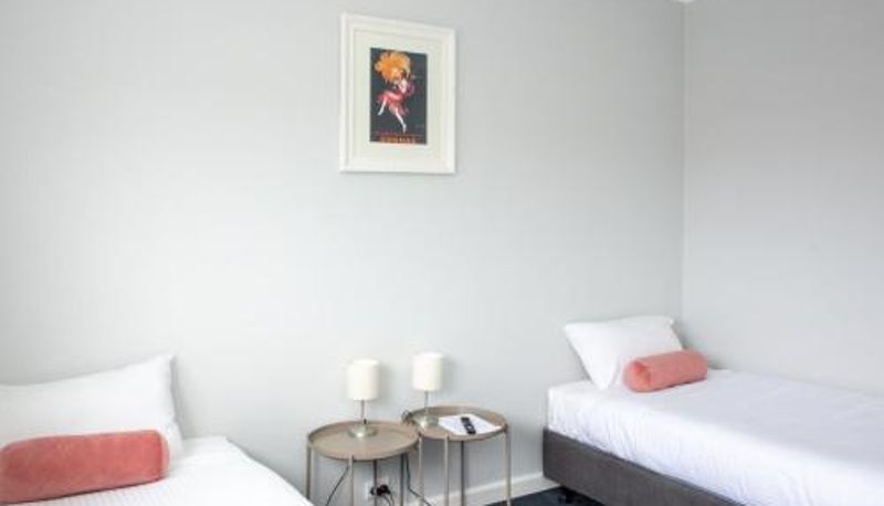 Informacje - Five Island Hotel
