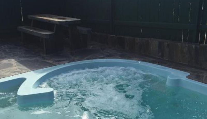 Pool - Poet's Recall Motel