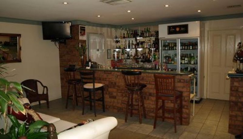 Bar - Civic Motor Inn