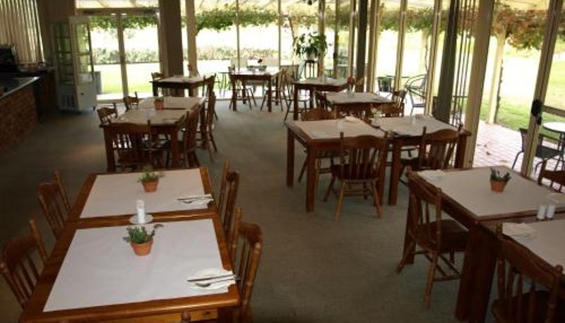 Sala de desayunos dentro del restaurante - Civic Motor Inn