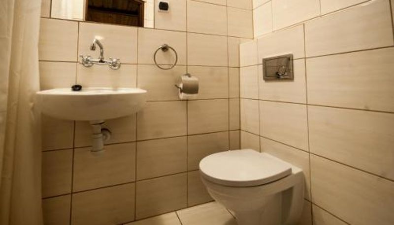 Info - Pokoje Goscinne Korsarz - przy trasie rowerowej R10 - posiadamy monitorowana i zamykana na noc wiate do przechowania rowerow