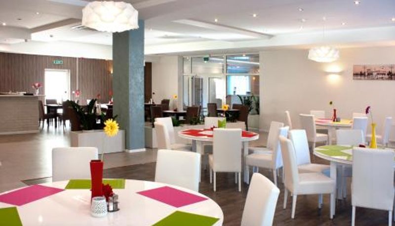 Sala śniadaniowa w restauracji - Zajazd u Marcela