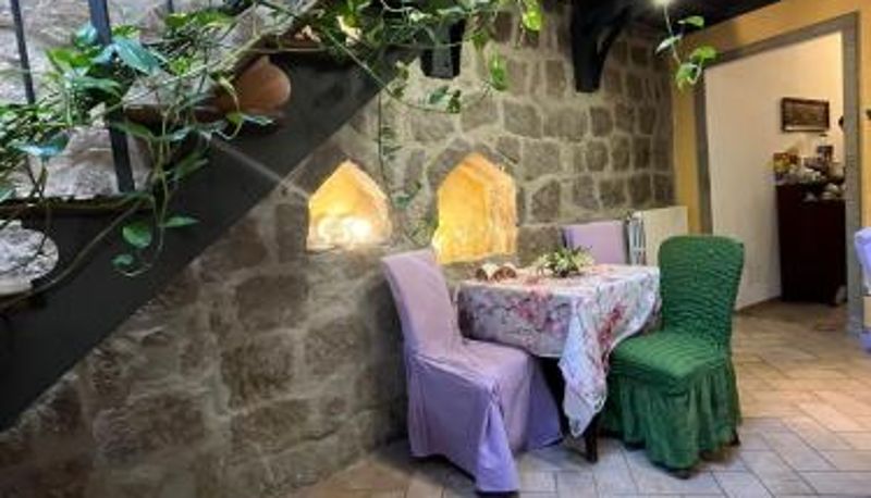 Sala de desayunos dentro del restaurante - Medieval House
