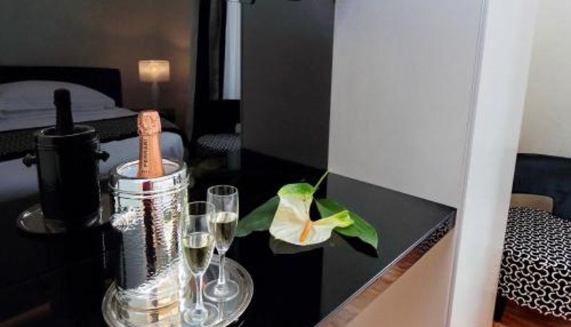 Suite - BQ House COLOSSEUM Luxury Rooms