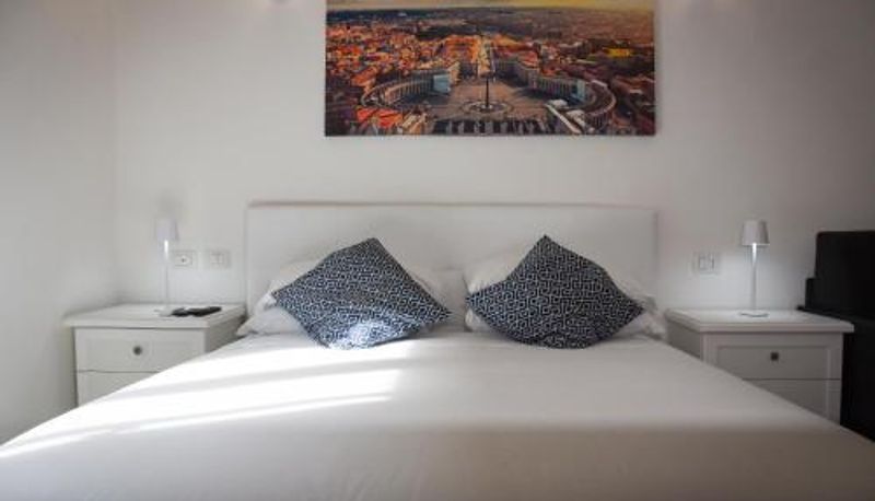Información - BQ House COLOSSEUM Luxury Rooms