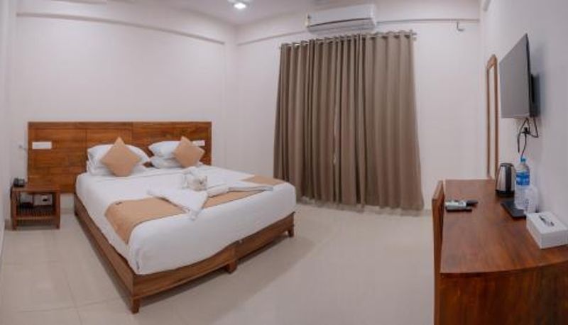 Info - Daffodils Luxury Airport Suites