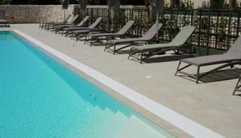 Piscina - MASSERIA ACQUASALE - RELAIS & RESTAURANT