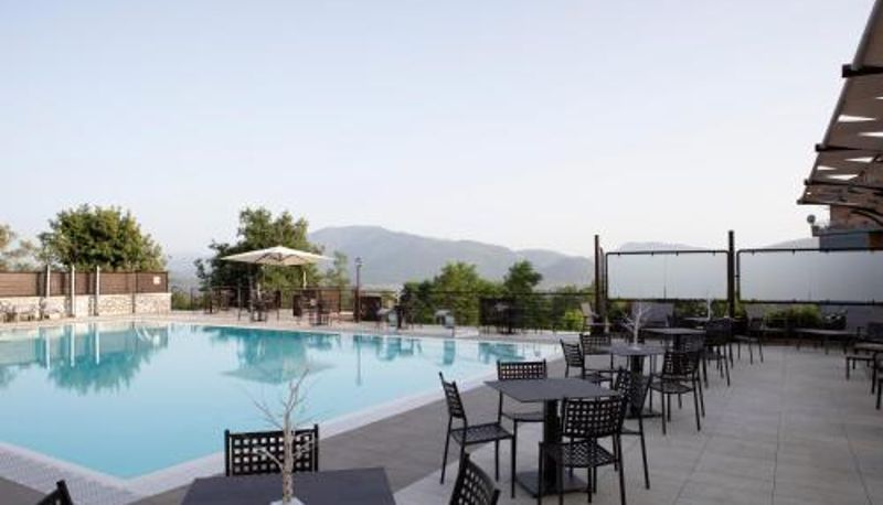 Basen - LUAL Bleisure Hotel