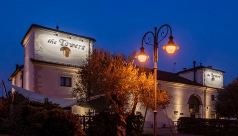 Zona exterior del hotel - Alloggi The Towers