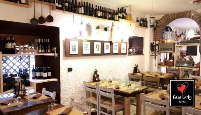 Sala śniadaniowa w restauracji - Casa Lady