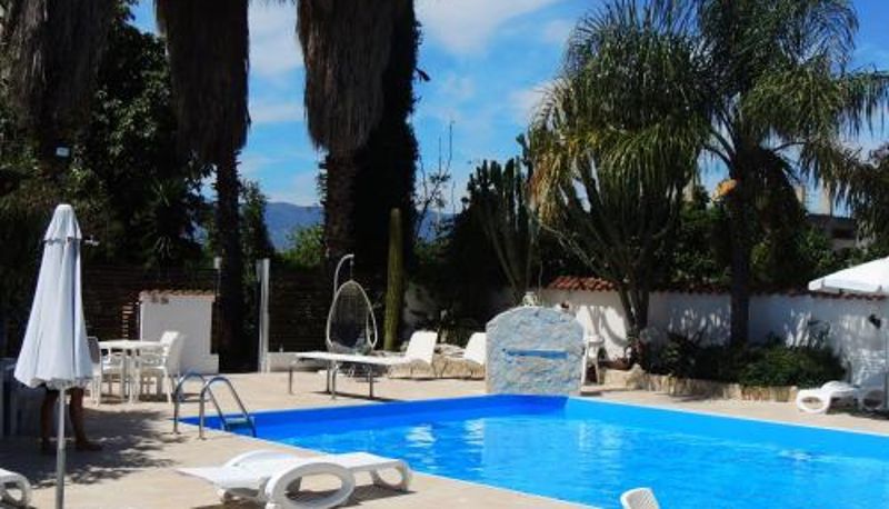 Piscina - All'Ombra Del Noce B&B